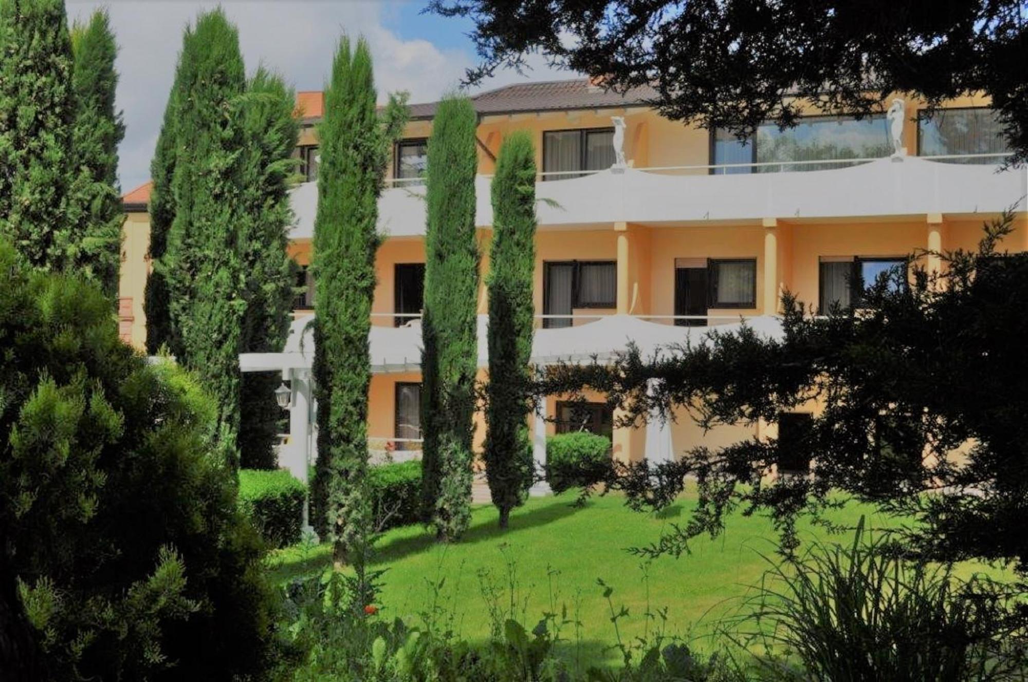 Winzergarten Hotel-restaurant 3*